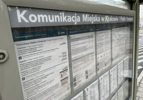 Weekendowe zmiany w komunikacji miejskiej – z powodu biegu i odpustu
