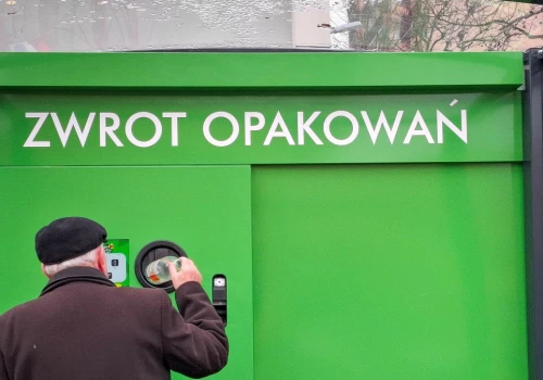 Biedronka i Lidl podały rekordy z butelkomatów