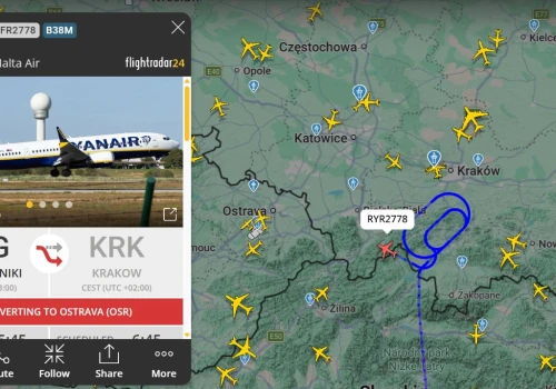Mgła sparaliżowała lotnisko w Balicach. Samoloty krążą nad Krakowem, jeden przekierowano do Ostrawy
