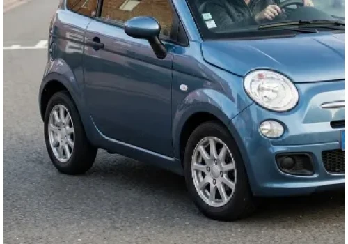Ślepa wiara w „auto bez prawa jazdy”. Kosztowny błąd 44-latka