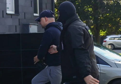 Poseł Król doprowadzony do Prokuratury Europejskiej. 