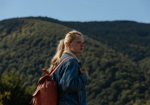 Miłka - pierwsze zdjęcie. Gwiazda Lalki od Netflixa jako nomadka w Bieszczadach