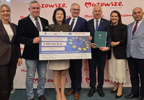 Prawie 25 mln zł dla regionu. Pieniądze na transport, oczyszczalnie, sport i usługi społeczne