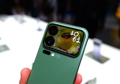 HONOR 700 Pro jak flagowe Xiaomi. Z tyłu obudowy ma pojawić się drugi ekran