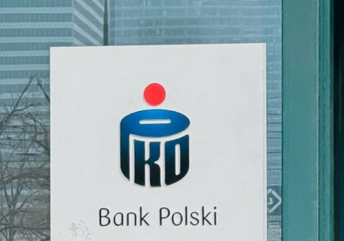PKO odcina klientów od aplikacji mobilnej. Bank wydał pilny komunikat