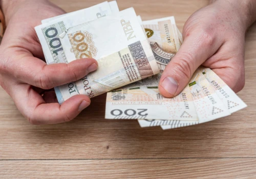 Duże zmiany w wypłatach z funduszu alimentacyjnego. Więcej rodzin dostanie wsparcie