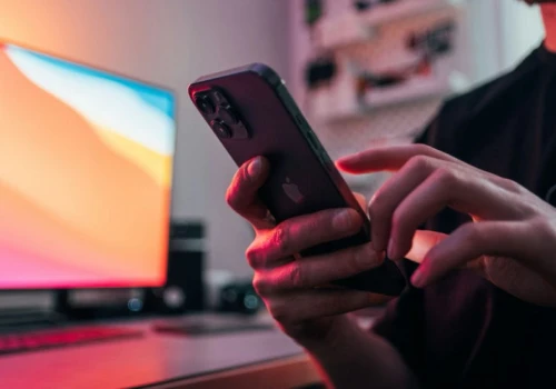 Naukowiec: jeden prosty trik znacznie skróci czas na telefonie