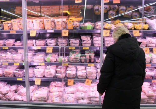 Wykryto groźną bakterię w mięsie. Natychmiast wycofują ze sklepów w całej Polsce