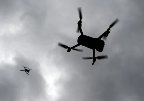 Brytyjskie obiekty wojskowe na celowniku dronów. „Rekordowa liczba incydentów”