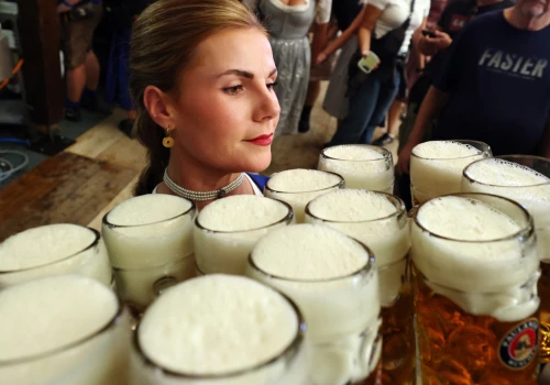 Prawie 70 zł za litr piwa. Ruszył Oktoberfest. Będzie monitoring AI