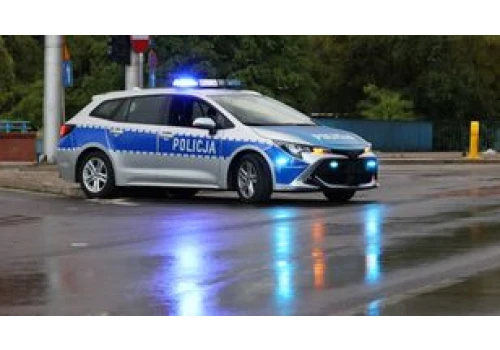 Trzy samochody zderzyły się na DK67 pod Włocławkiem. Jedna osoba ranna i zablokowana droga