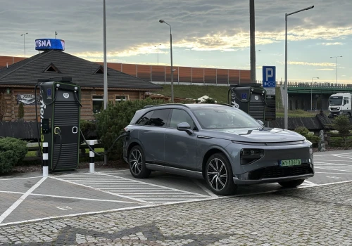 XPENG G9: 391 kW na ładowarce i 12 minut do 80 procent. „Elektryki” zmieniają się szybko