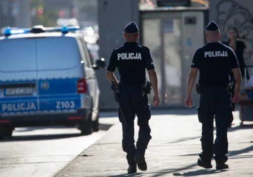 Policja inwestuje w radiowozy i wyposażenie. Czy pamięta o zapleczu dla funkcjonariuszy?