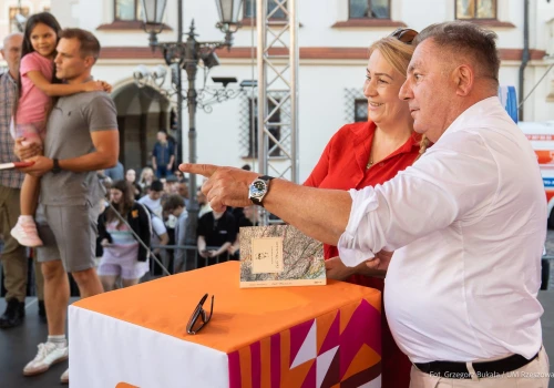 Makłowicz opanował Rynek w Rzeszowie. Karpackie smaki w słoneczną sobotę, a co jutro?