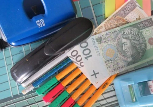 ZUS przypomina: Wciąż można otrzymać 300 zł na wyprawkę