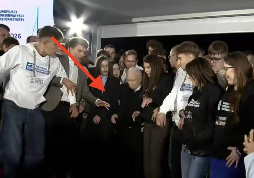 Chwile grozy na spotkaniu z prezesem! Młodzież podeszła do Kaczyńskiego i nagle… „Wszyscy żyją?”