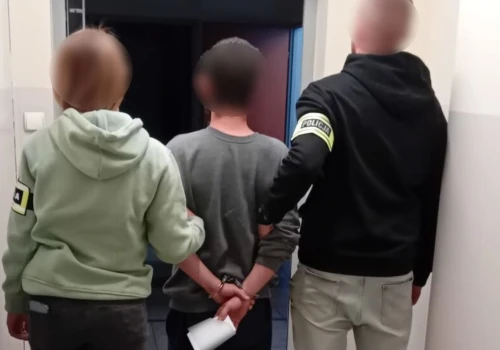 Policja wkroczyła do mieszkania w Bieżanowie. 38-latek usłyszał zarzuty