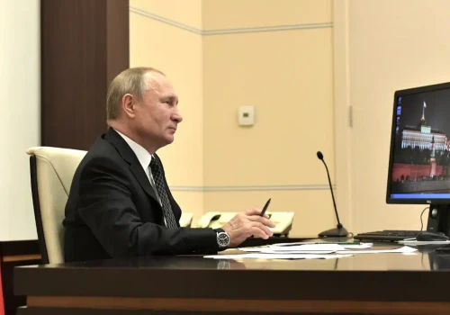 Putin zachęca do głosowania Online. Na amerykańskim komputerze i bez licencji na Windowsa