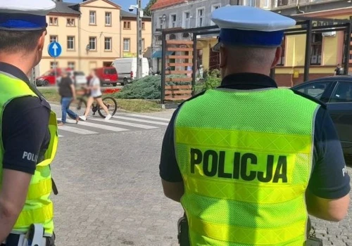 Piesi przeszli. Można już ruszać? Mandat dla kierowcy to 1500 zł