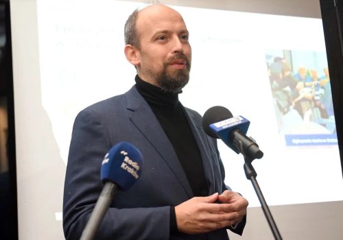 Radny dzielnicy nie będzie musiał w niej mieszkać. Hoffman: „Jedną patologię zastąpiono drugą”
