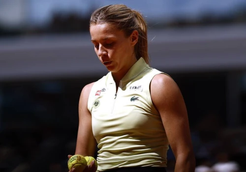 WTA w Singapurze: Maja Chwalińska - Rebecca Sramkova. Relacja live i wynik na żywo