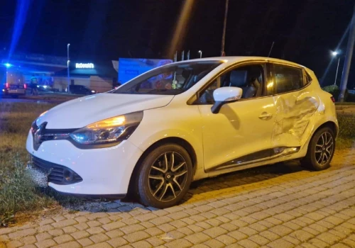 Wjeżdżając na rondo przy Makro zlekceważyła znak stop. Doprowadziła do zderzenia dwóch aut