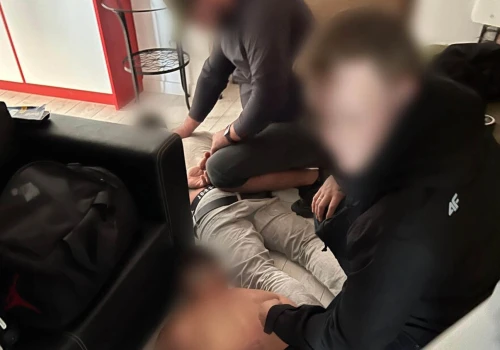 Złodzieje uciekli z biżuterią wartą 600 tys. zł. Wpadli w Krakowie