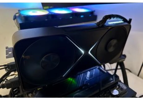 GeForce RTX 5090 w Polsce nawet za 35 tys. zł. Skąd te ceny?