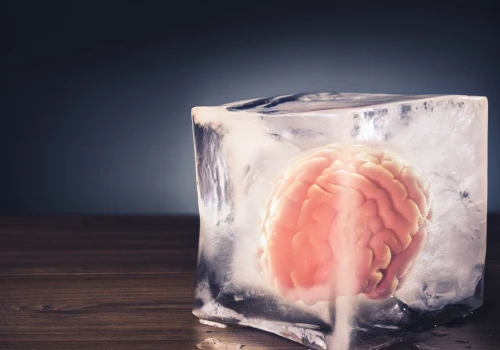 Czy da się pokonać śmierć? Milionerzy zamrażają ciała i testują biohacking