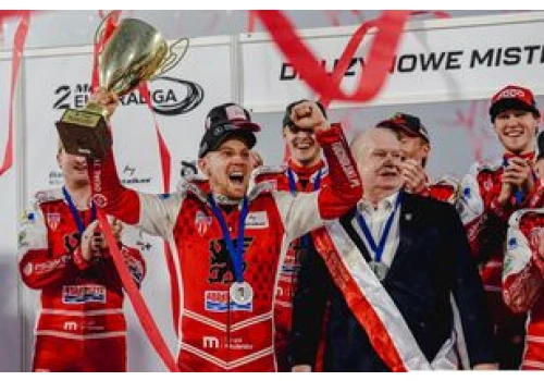 Polonia z awansem po 13 latach. Telegram z Bydgoszczy