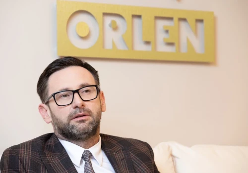 Orlen z tego rezygnuje! Obajtek łapie się za głowę
