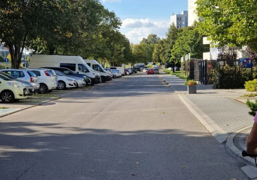 Tychy: Deweloperzy wliczyli ponad 50 miejskich miejsc parkingowych do bilansu swoich inwestycji
