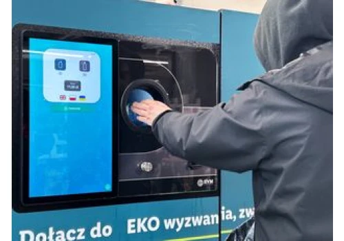 Nowy system kaucyjny. Klienci Biedronki i Lidla powinni o tym wiedzieć