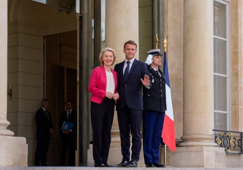 Emmanuel Macron apeluje do KE o ograniczenie cen energii