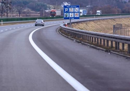 Rząd ma nowy sposób na korki bez poszerzania autostrady. Wykorzystają to, co już istnieje