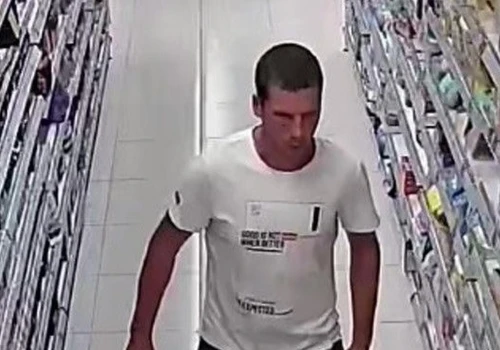 Dokonał kradzieży w sklepie i uciekł. Rzeszowska policja poszukuje tego mężczyznę