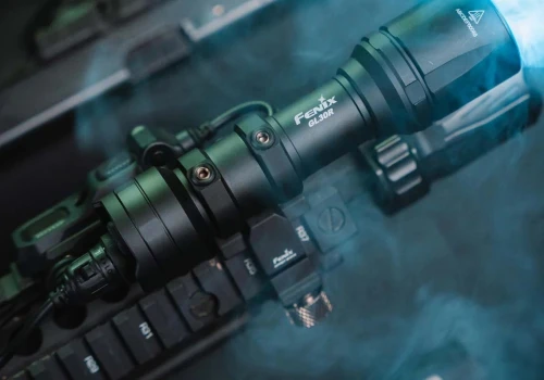 Fenix GL30R, czyli pierwsza latarka na karabinek tego producenta