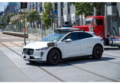 Samochód bez kierowcy wjechał na targ w USA. Pojawił się nietypowy problem