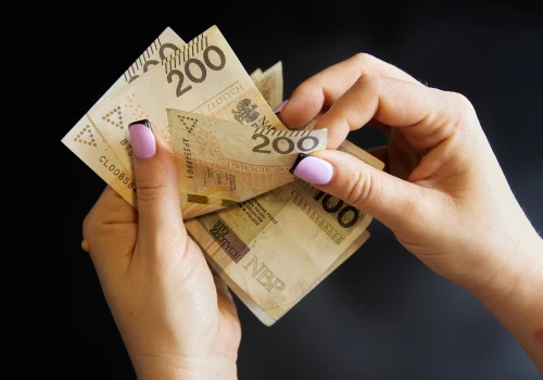 Oni żyją od wypłaty do wypłaty. To dopiero początek problemów