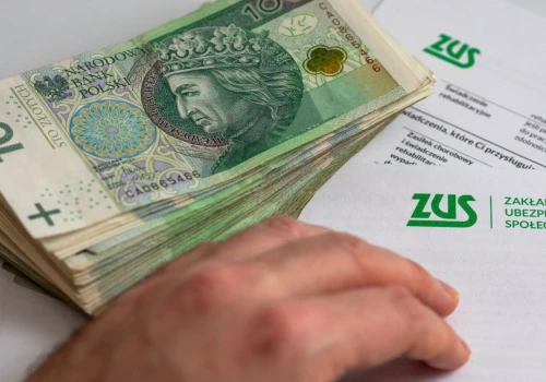 ZUS przeleje 1978,49 zł już 25 września. Ci seniorzy nie dostaną ani złotówki