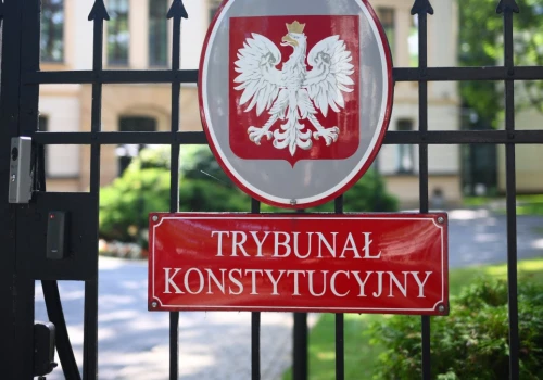 Sprawa niedopuszczenia sędziów TK do orzekania. Prokuratura stawia zarzuty