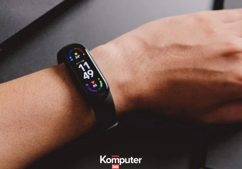Smartbandy to tańsza alternatywa smartwatchy. Te modele wybierają Polacy