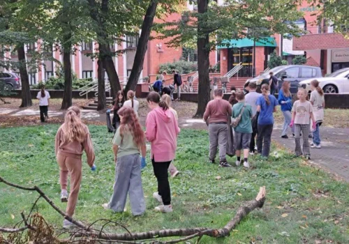 Ostrów tonie w śmieciach przez brak kultury. Młodzież zawstydziła dorosłych!