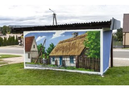 Portal Czasu w Starej Łubiance - nowy mural przenosi mieszkańców 100 lat wstecz