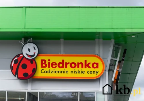 Ta kawa regularnie trafia do koszyków Polaków. Teraz Biedronka zmieniła jej cenę