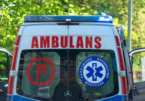Ukrainiec demolował ambulans i szarpał ratowników. Zapadła decyzja