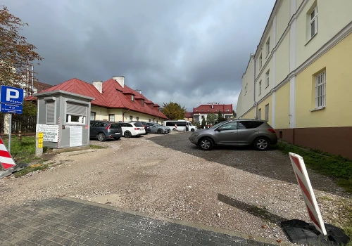 Radni sejmiku zdecydują o przejęciu działki od miasta. W tle inne transakcje