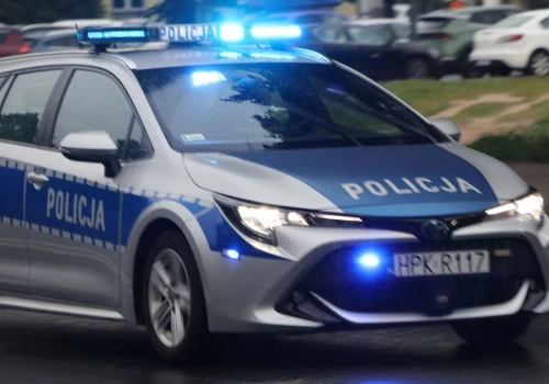 Wypadek na DK94. Zderzyły się trzy pojazdy, droga jest całkowicie zablokowana