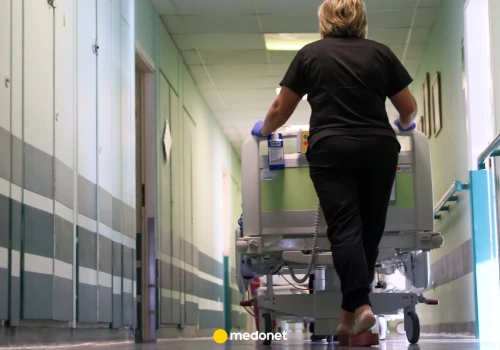 Warszawski szpital dziecięcy traci personel. Konflikt o wynagrodzenia i nowe kontrakty