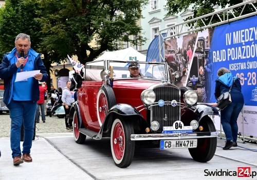Rajd pojazdów zabytkowych ze startem i metą w Świdnicy